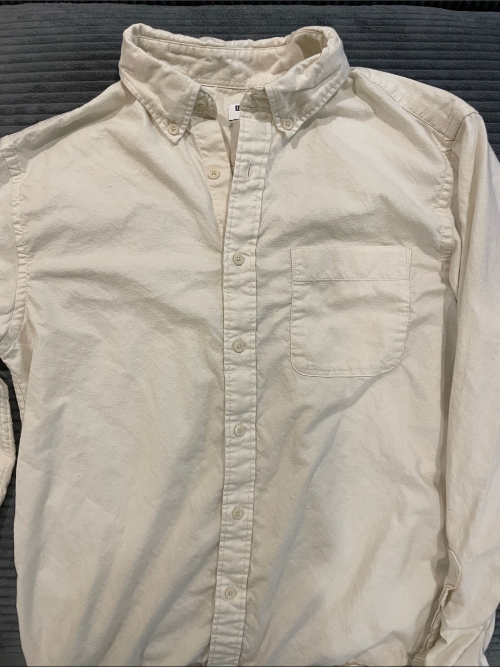 Men's Uniqlo Classic Button-Down Shirt in Off-White/Cream